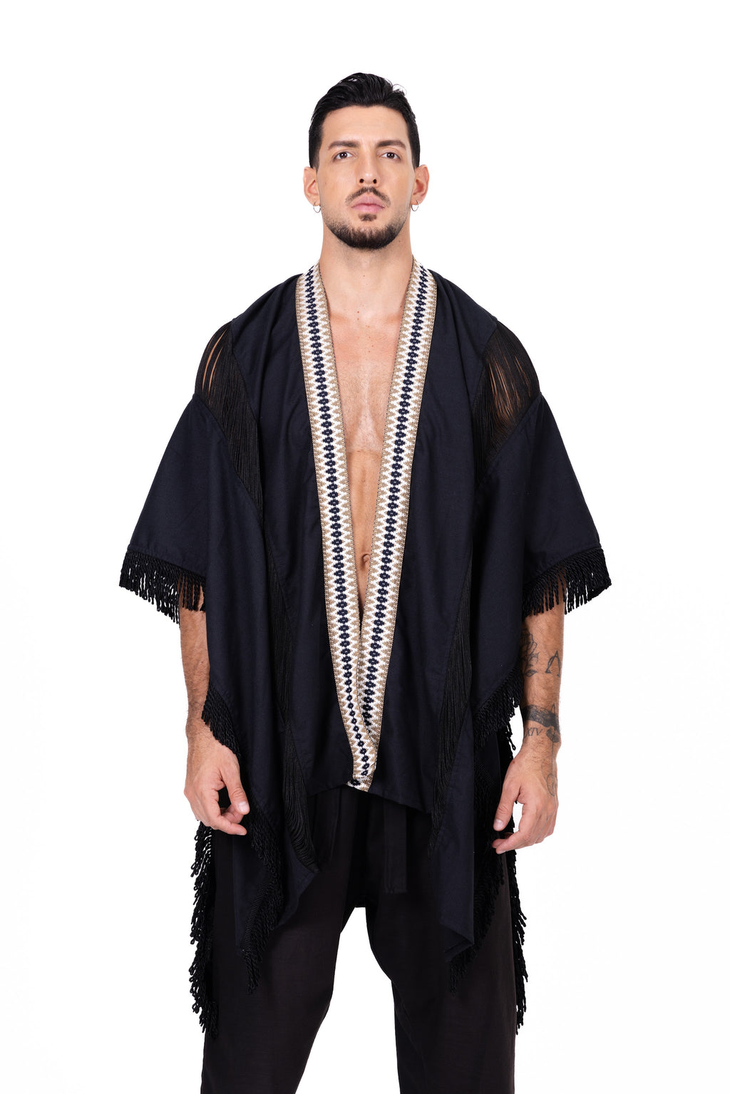 Kimono negro con flecos y ribete bordado Anaia, foto 1