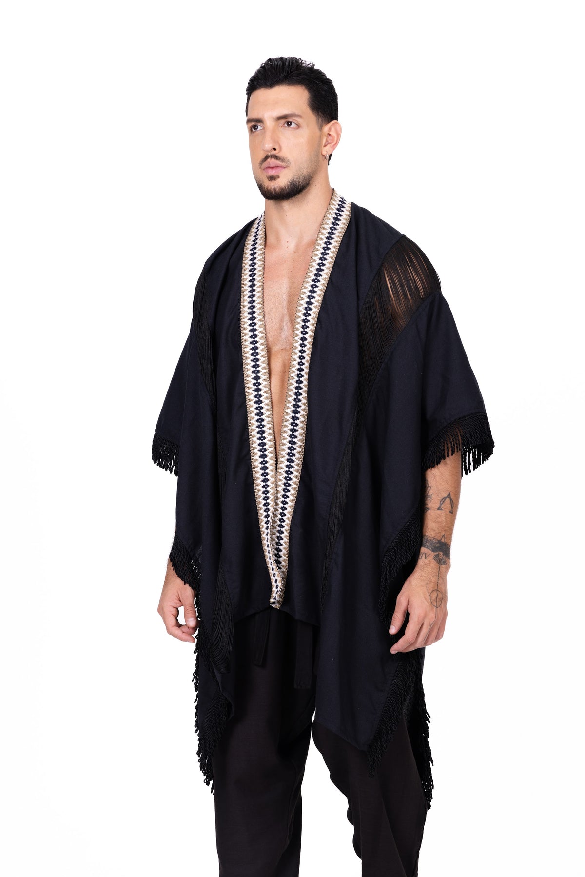Kimono negro con flecos y ribete bordado Anaia, foto 2