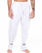 Detalle Pantalón blanco con puño en el tobillo Anaia
