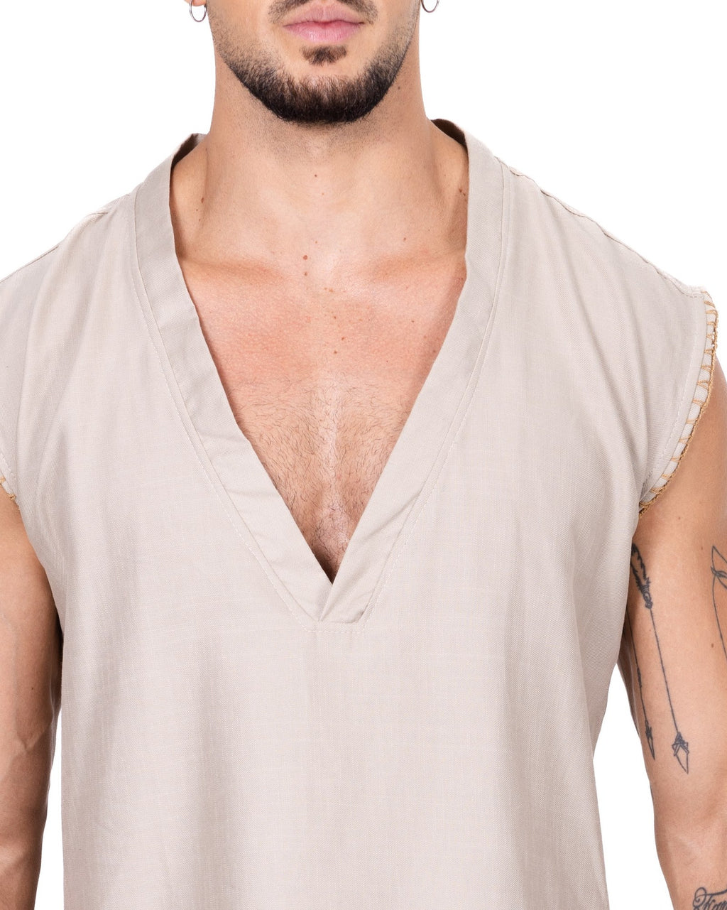 Detalle Camiseta sin mangas cuello V Anaia