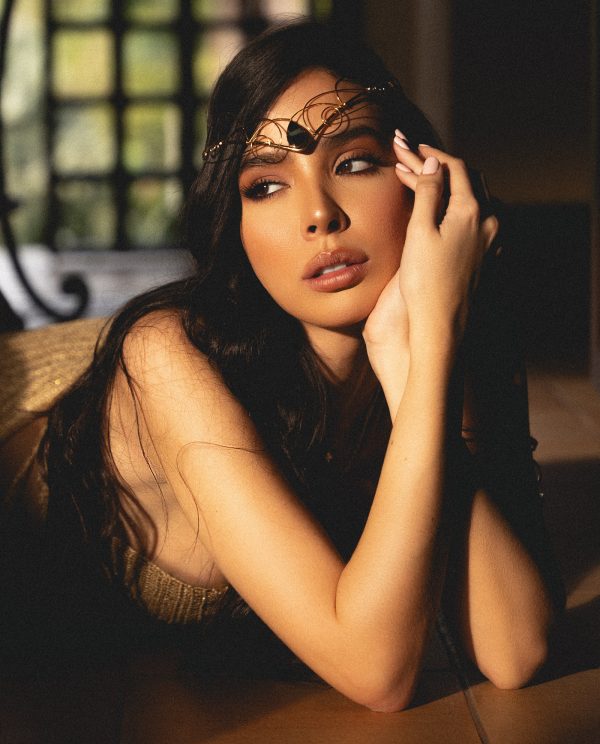 Tiara Hada